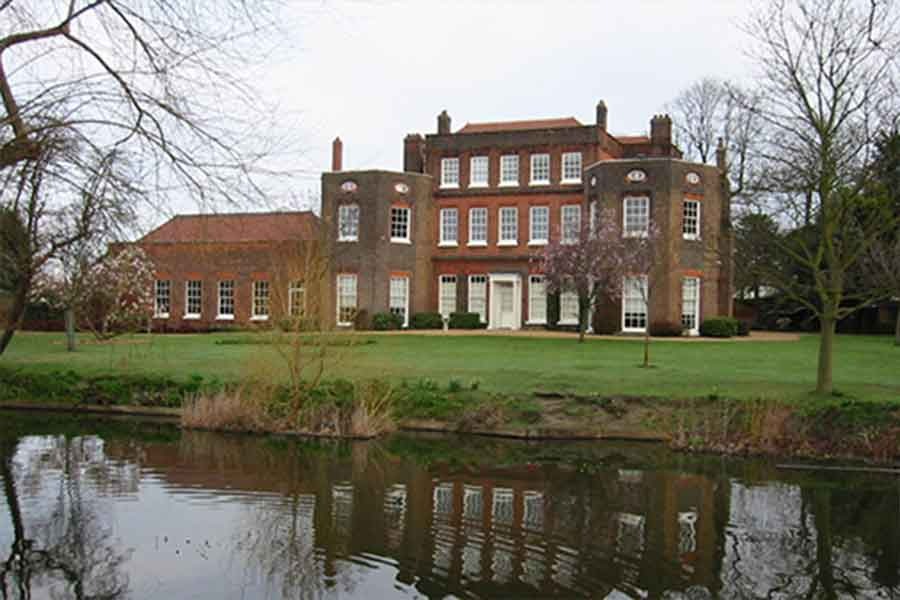 Assignment service in Hornchurch