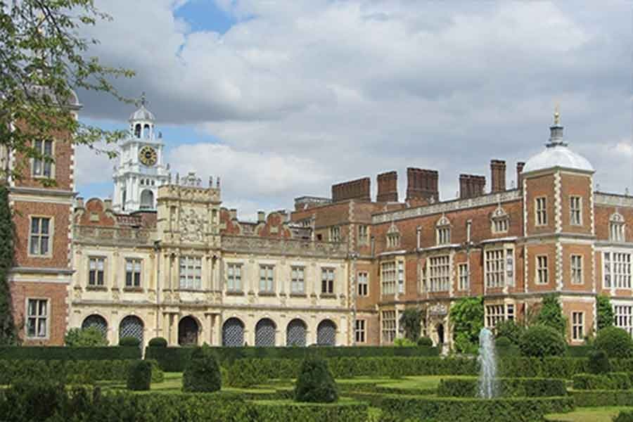 Assignment writing in Manor house