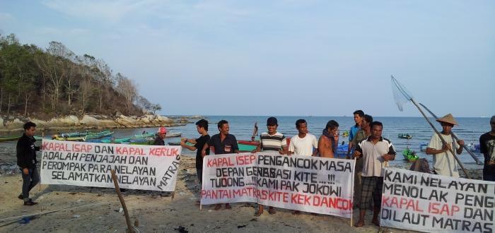 http://reportasebangka.com/images/upload/1447349874-nelayan_bangka_tolak_kapal_isap.jpg